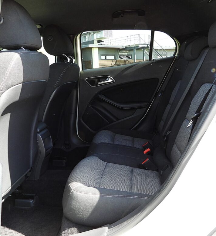 MERCEDES BENZ GLA 200