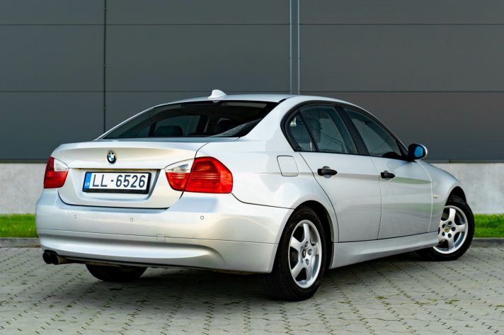BMW 320