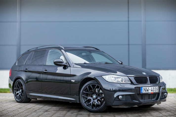 BMW 320