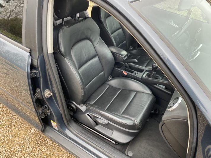 AUDI A4 1.9