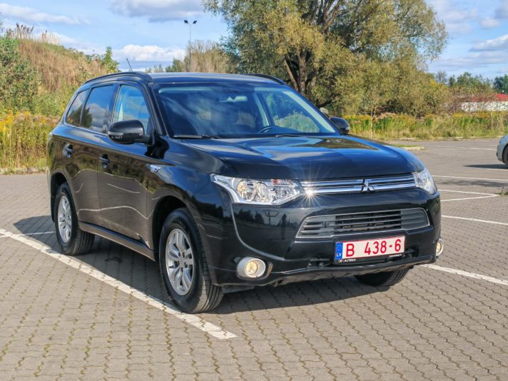 Mitsubishi Outlander PHEV CVT, 203hp, 2014