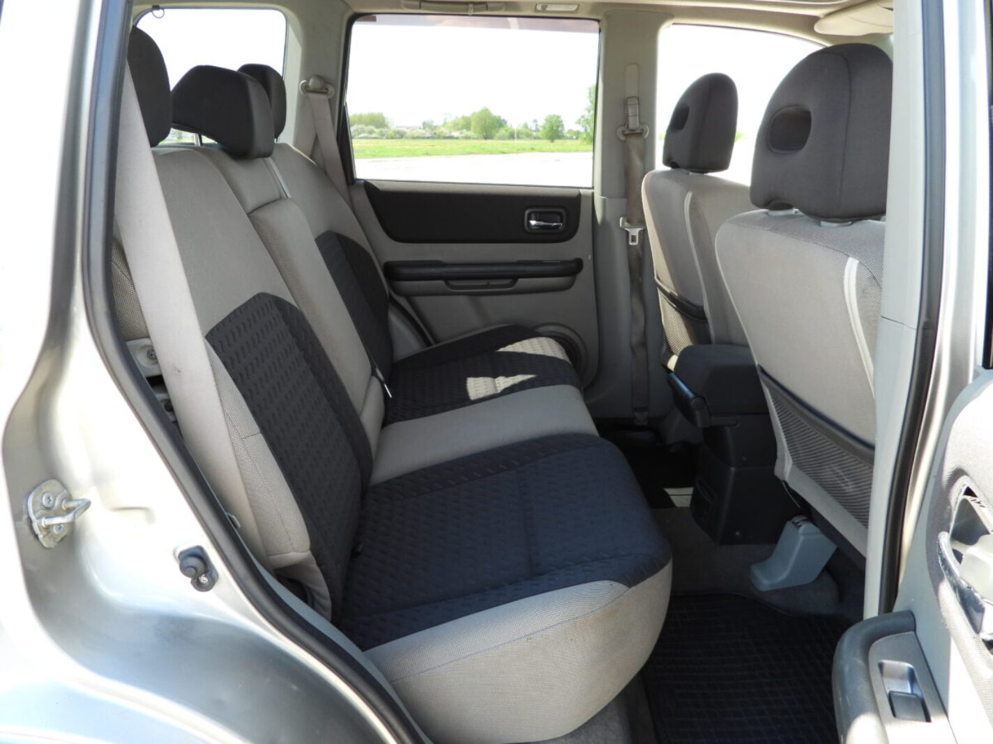 NISSAN X-TRAIL