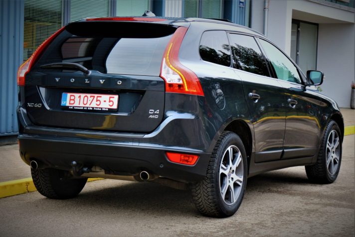 VOLVO XC60 2.4 D5 120 KW SUMMUM MEH.