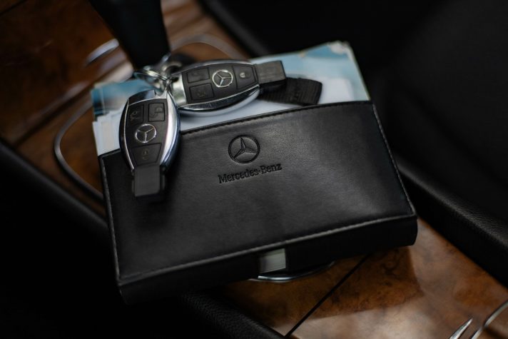 MERCEDES BENZ E220