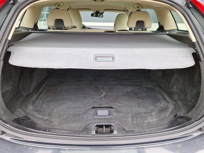 Volvo V60, 3D 120kW. Teicama tehniskā un vizuālā stāvoklī.