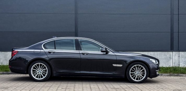 BMW 730