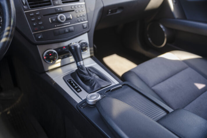 MERCEDES BENZ C220