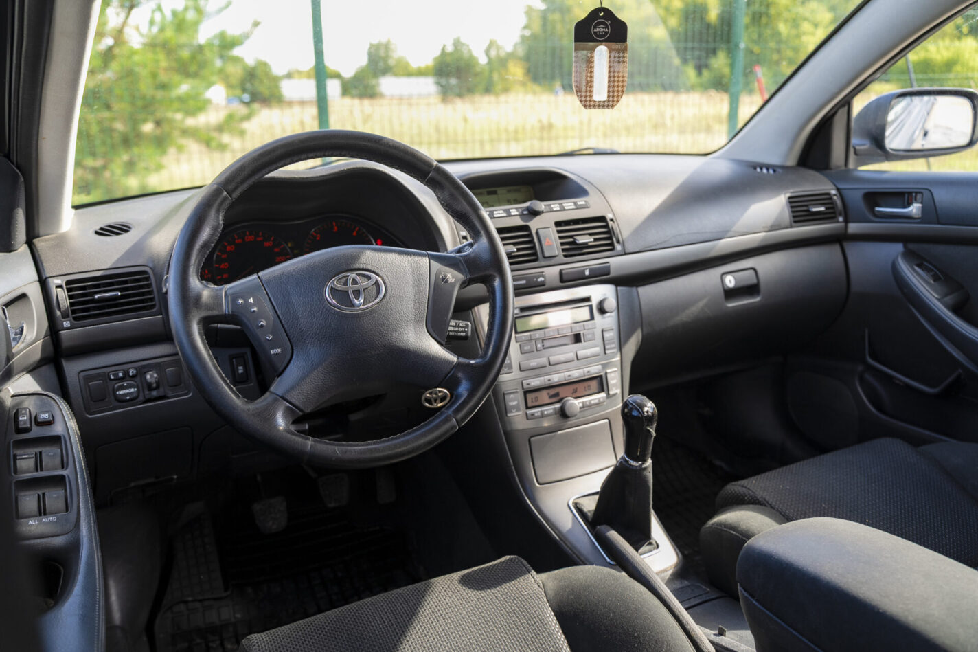 TOYOTA AVENSIS