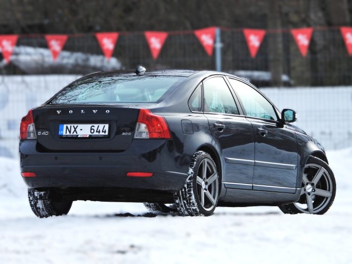 VOLVO S40