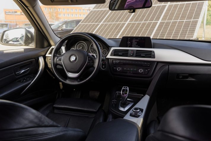 BMW 320 F30