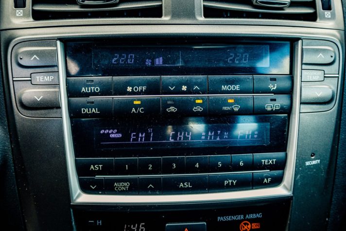 LEXUS IS 220