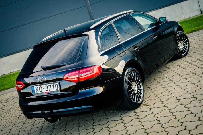 AUDI A4 AVANT