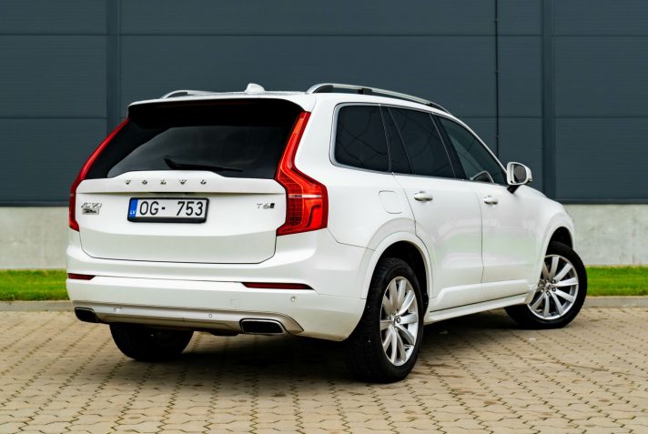 VOLVO XC90