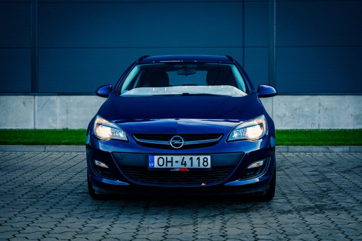 OPEL ASTRA SPORTS TOURER