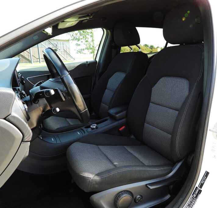 MERCEDES BENZ GLA 200