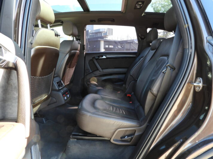 AUDI Q7 S-line