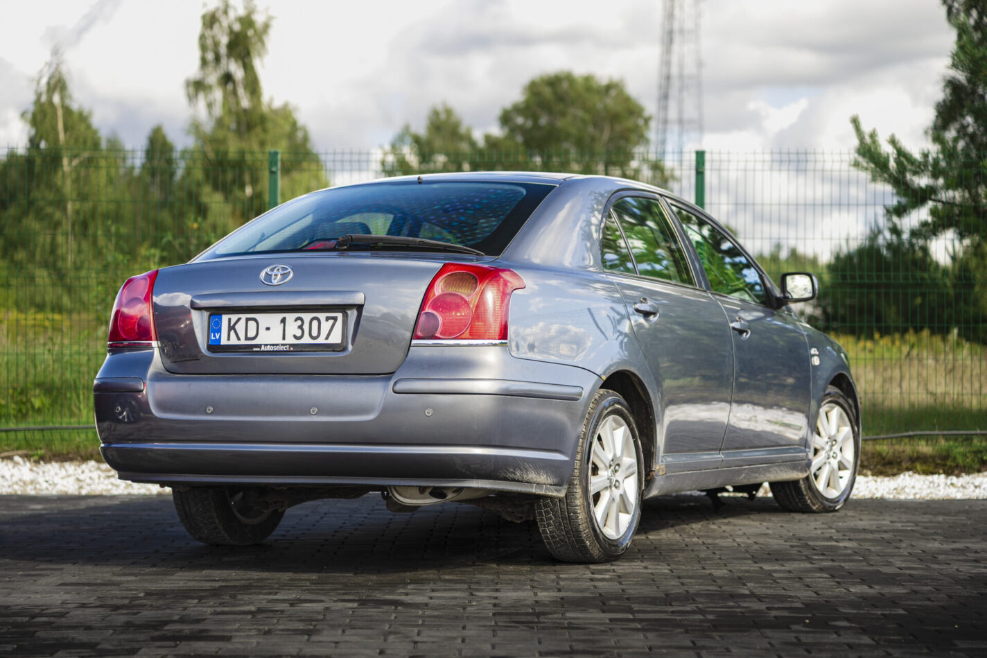 TOYOTA AVENSIS
