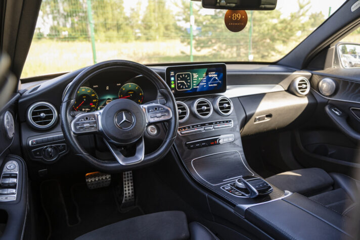 MERCEDES BENZ C180