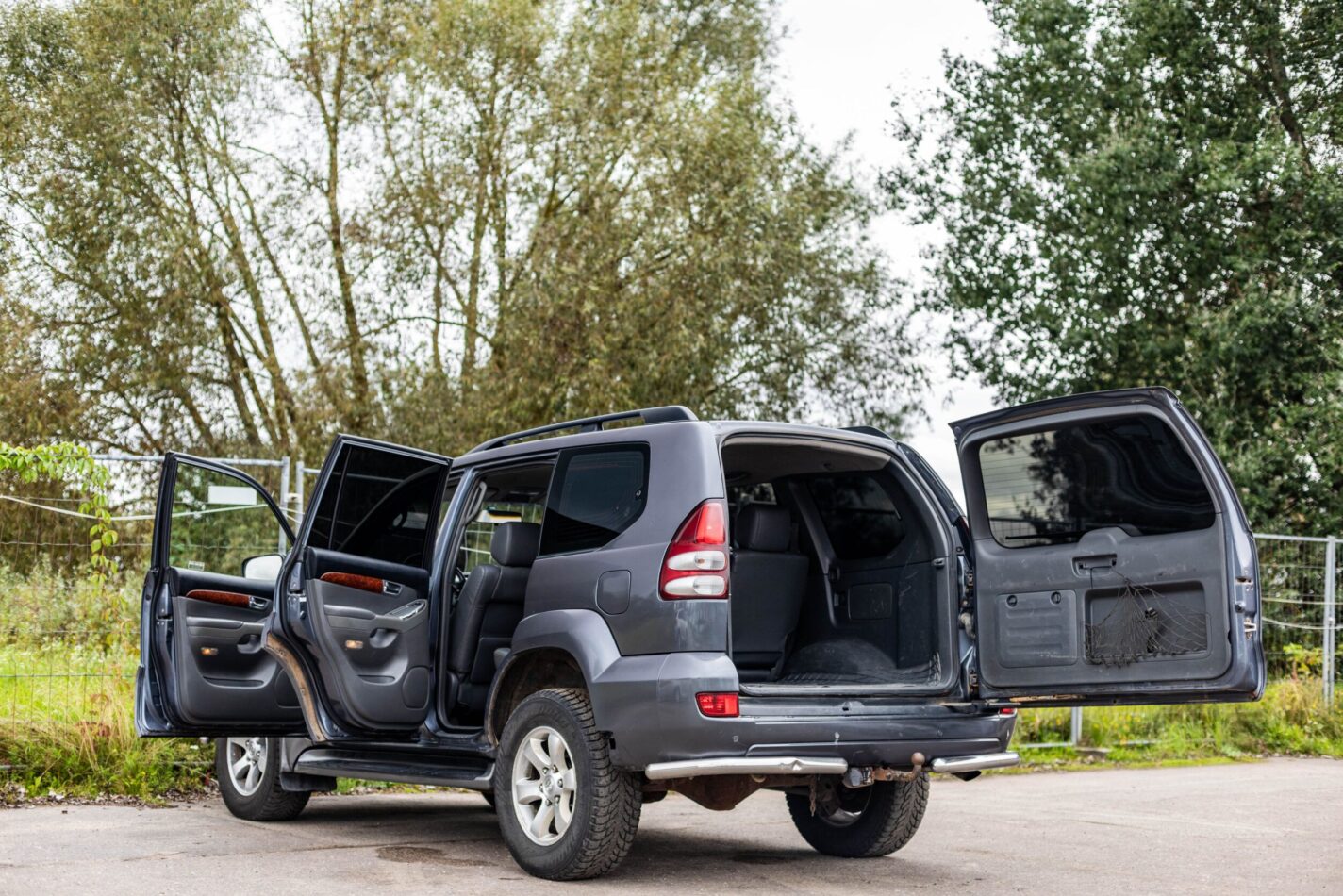 TOYOTA LAND CRUISER