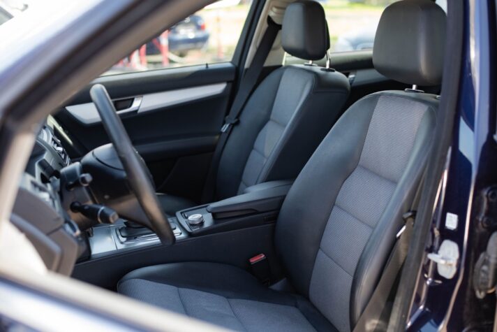 MERCEDES BENZ C200