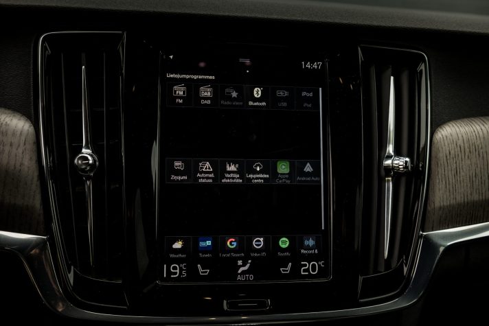 VOLVO V90 CROSS COUNTRY