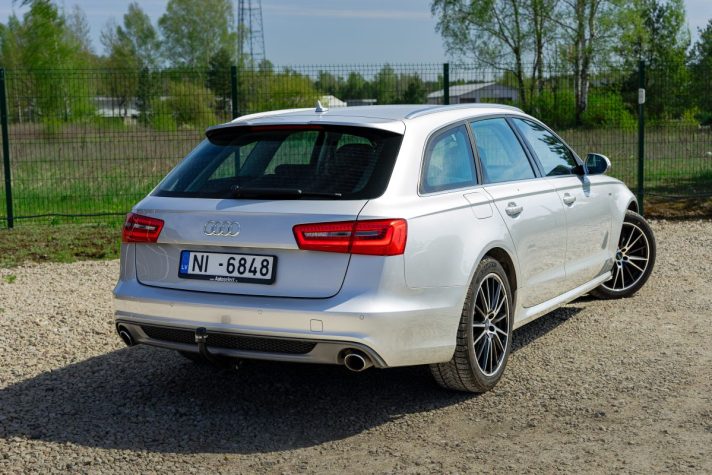 AUDI A6 AVANT