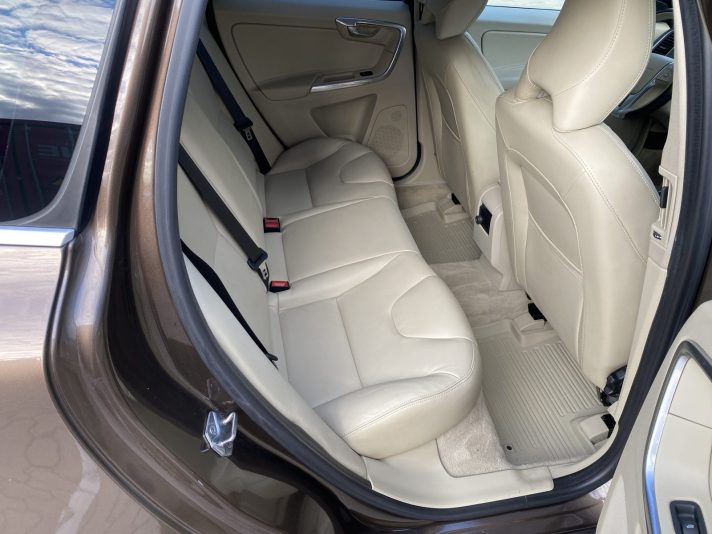 VOLVO XC60 2.4D 5-cilindru dzinējs  133kw