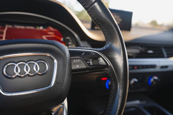 AUDI Q7 S-LINE