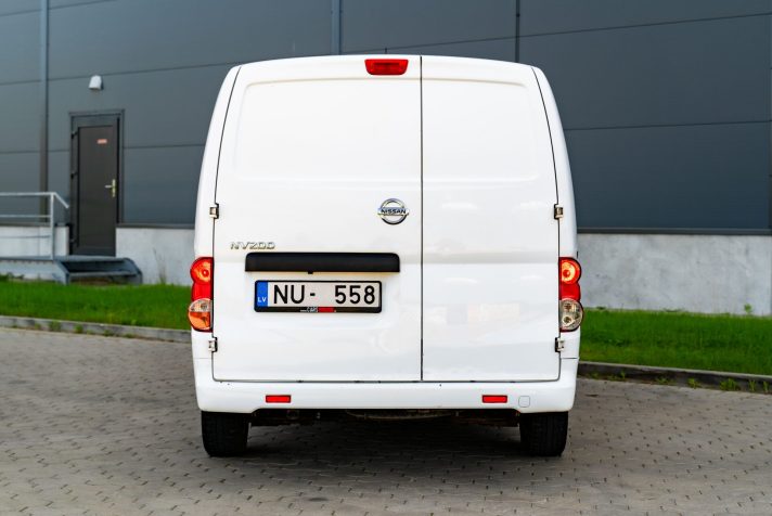 NISSAN NV200