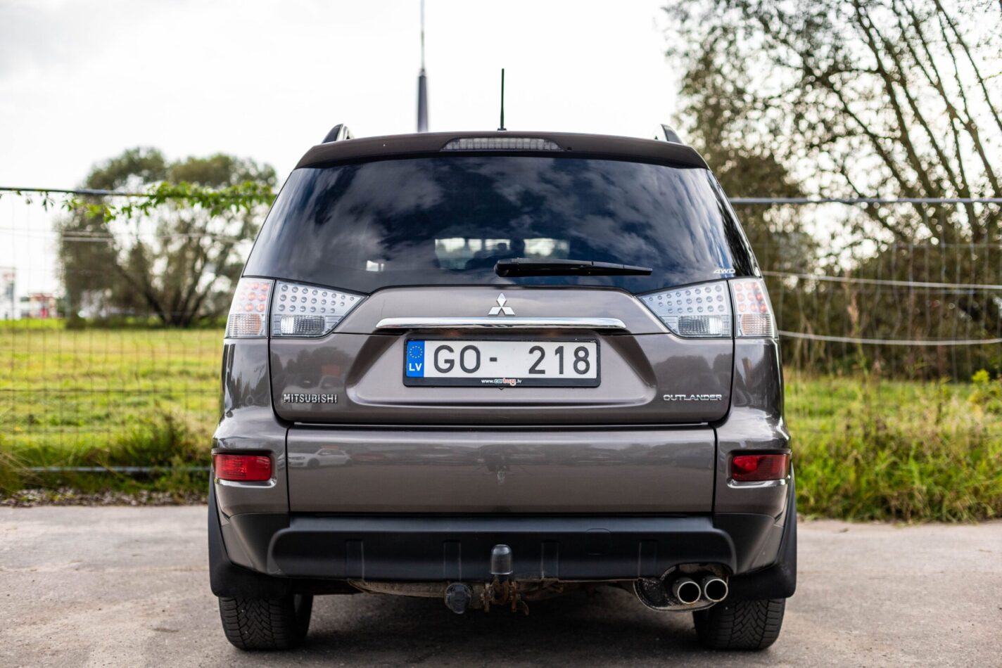 MITSUBISHI OUTLANDER