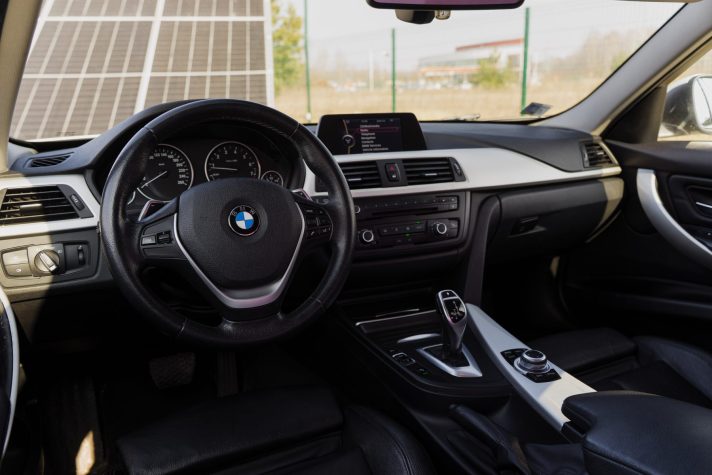 BMW 320 F30