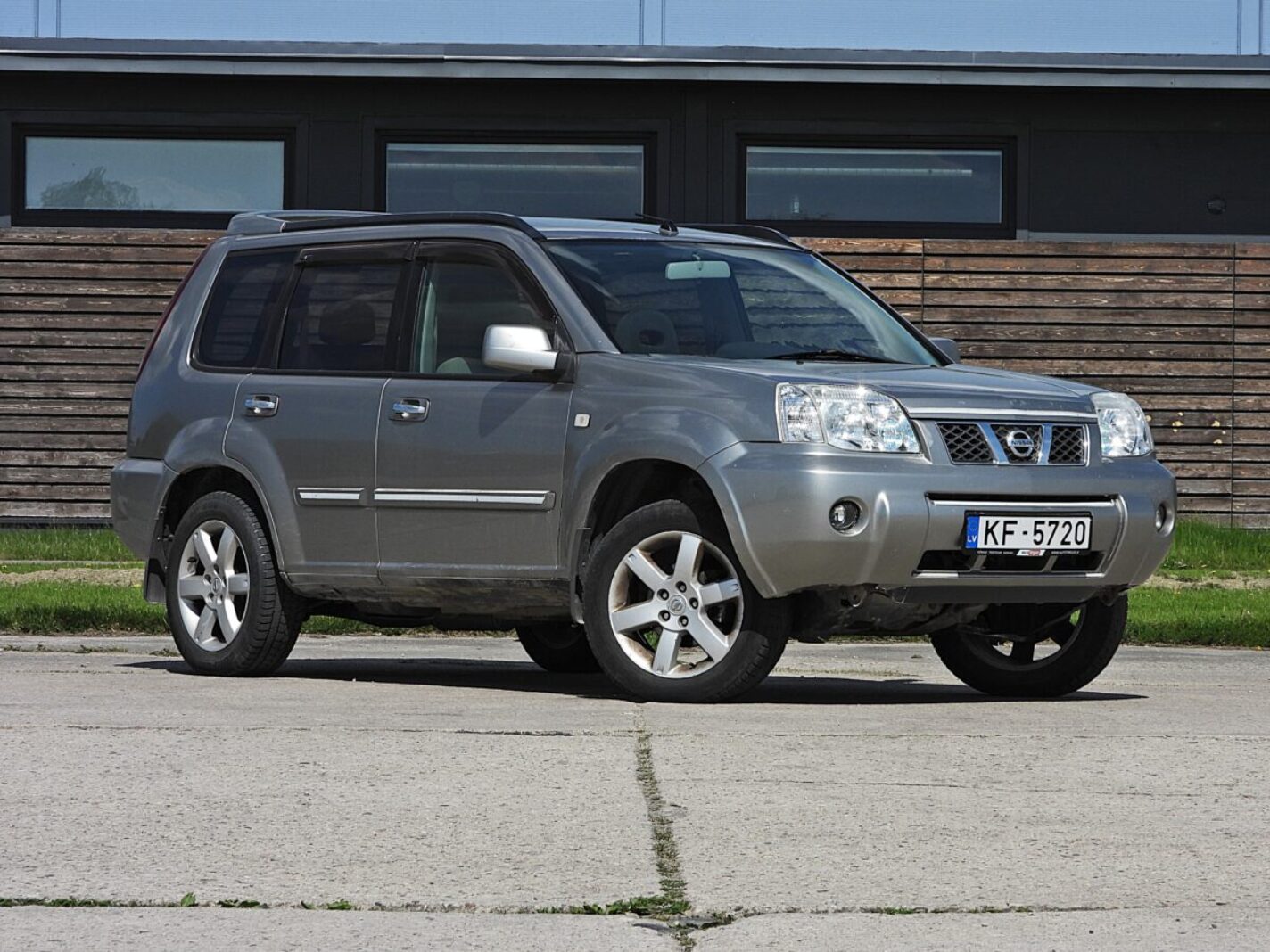 NISSAN X-TRAIL