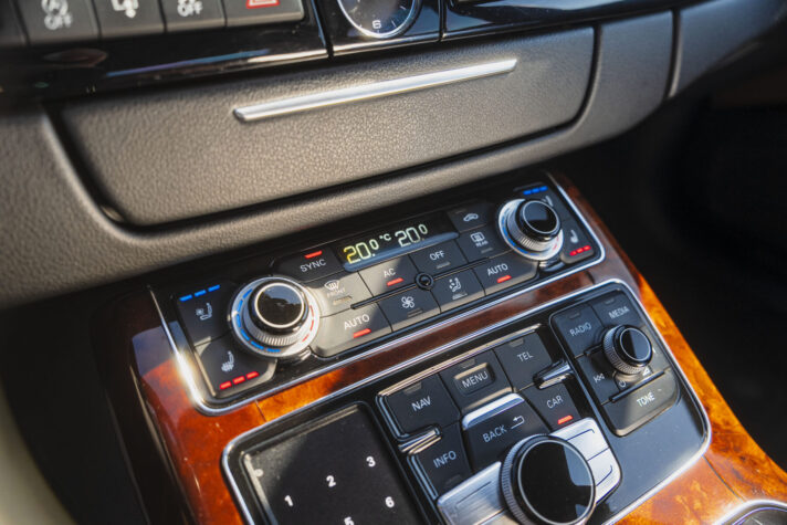 AUDI A8 QUATTRO