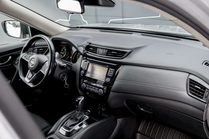NISSAN X TRAIL
