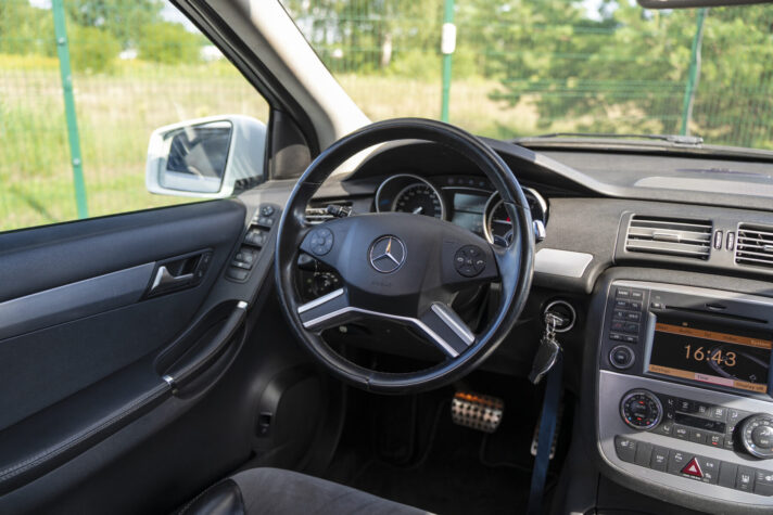 MERCEDES BENZ R350