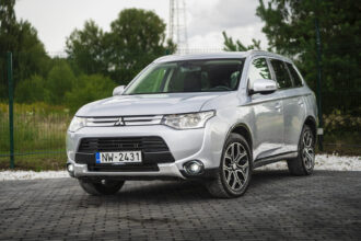 MITSUBISHI OUTLANDER