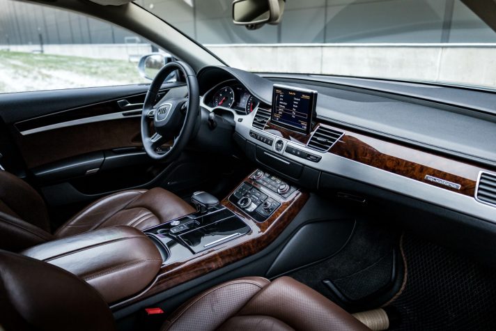 AUDI A8