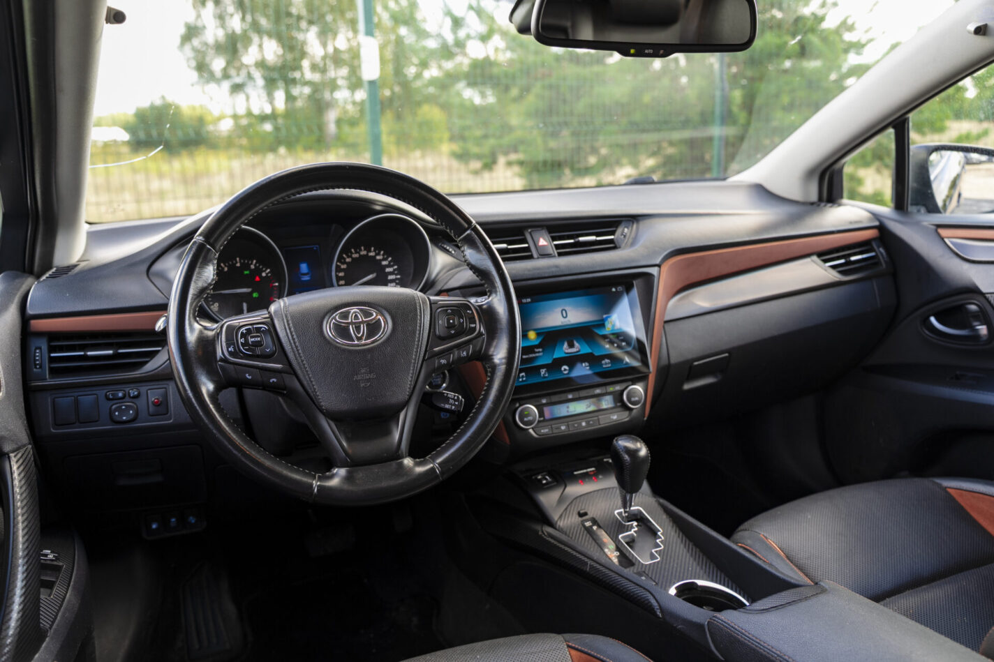TOYOTA AVENSIS