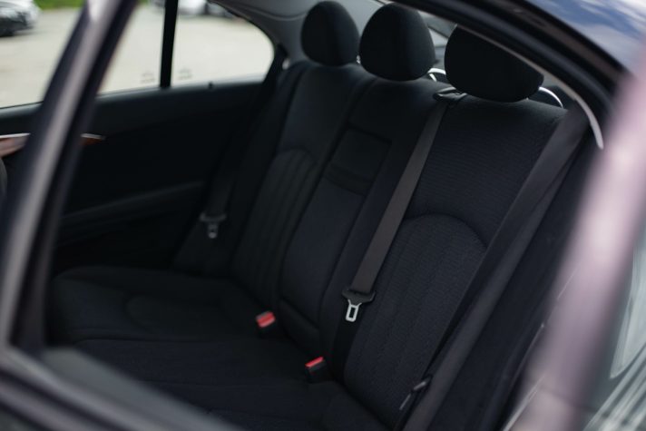 MERCEDES BENZ E220