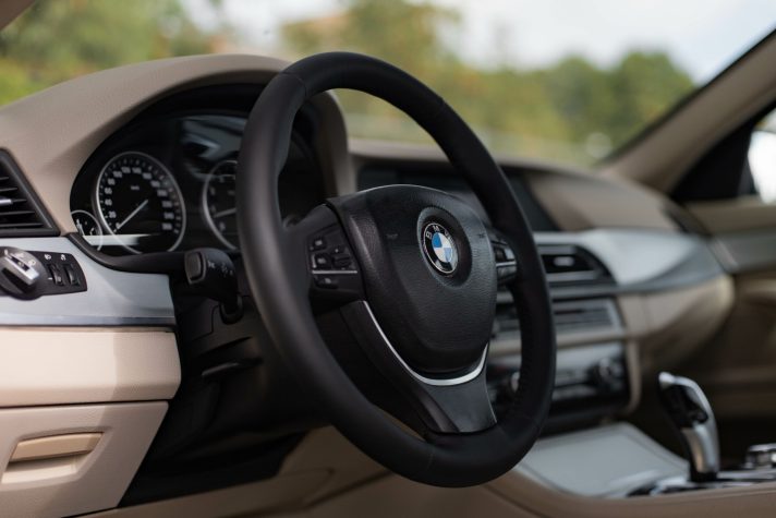 BMW 523