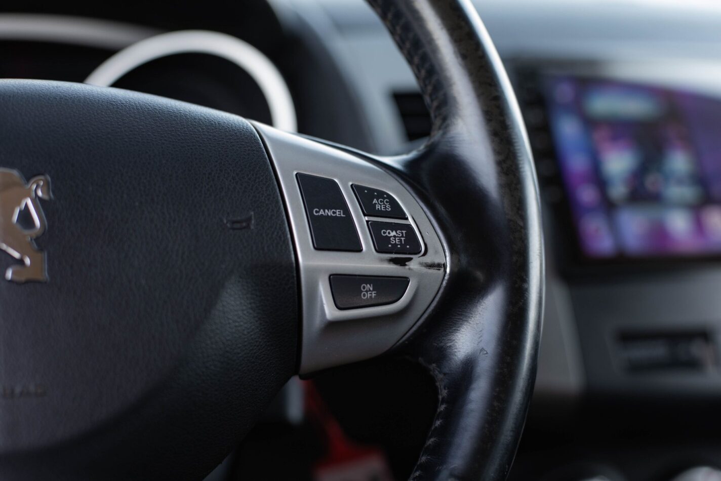 PEUGEOT 4007