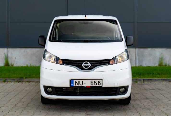 NISSAN NV200