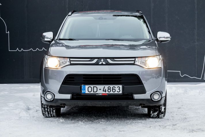 MITSUBISHI OUTLANDER