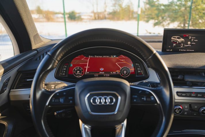 AUDI Q7 S-LINE