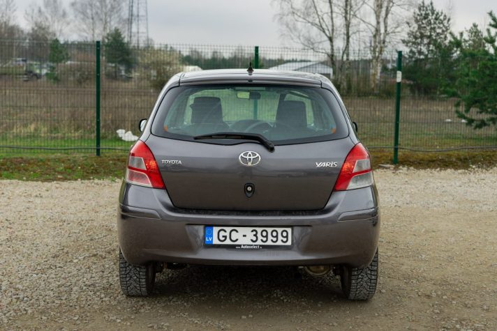 TOYOTA YARIS