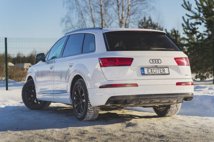 AUDI Q7 S-LINE
