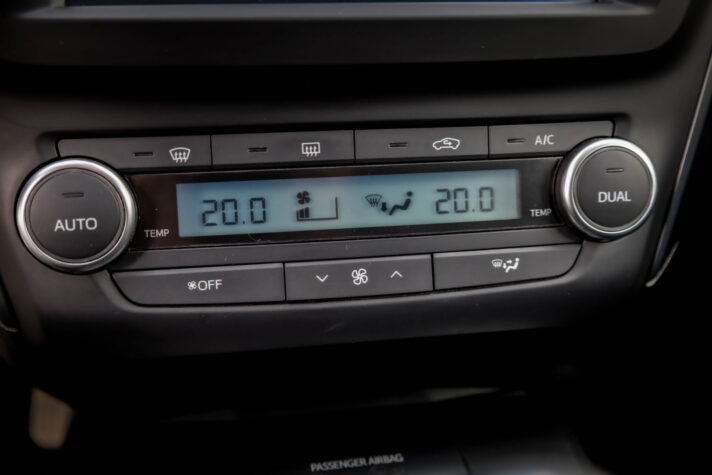TOYOTA AVENSIS