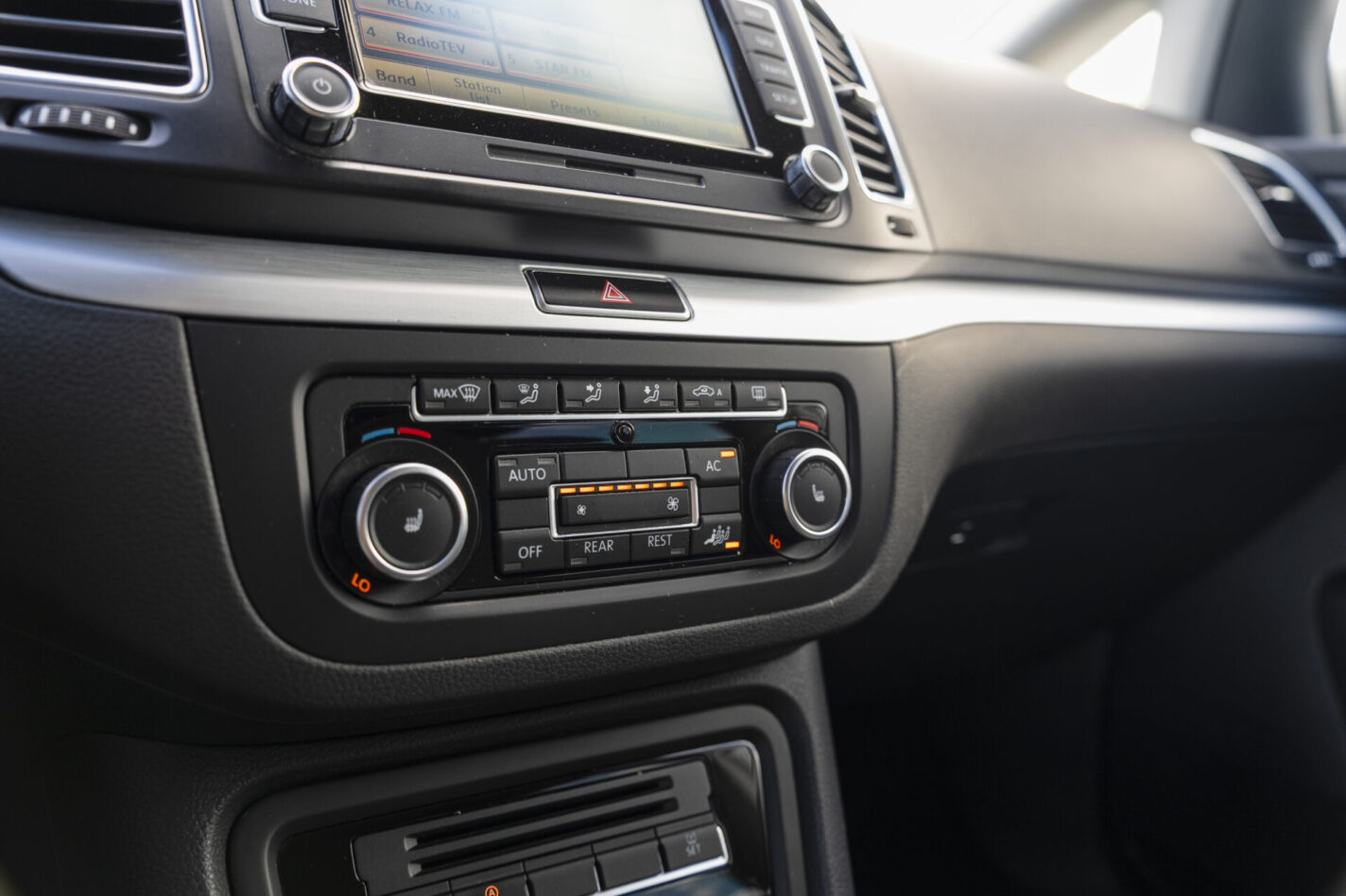 VW SHARAN