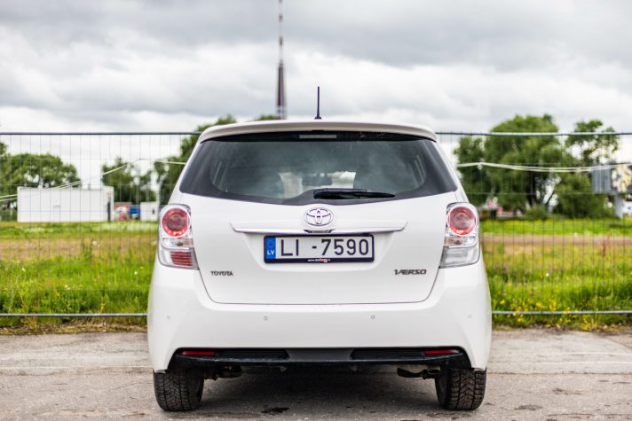 TOYOTA VERSO