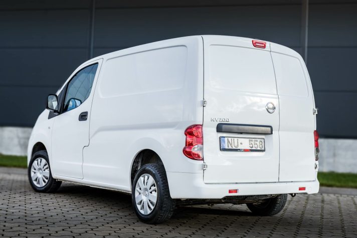 NISSAN NV200